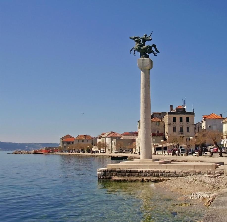 Apartment In Kastel Luksic With Balcony, Air Conditioning, W-Lan, Washing Machine 5107-4 Kaštela Buitenkant foto